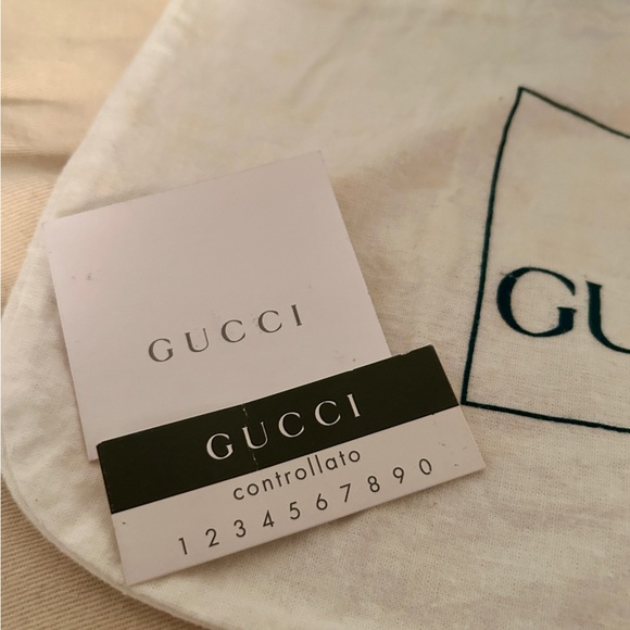 Gucci Black Patent Leather Bifold Wallet Embossed Logo Tom Ford
Vintage Like New - Picture 2 of 12